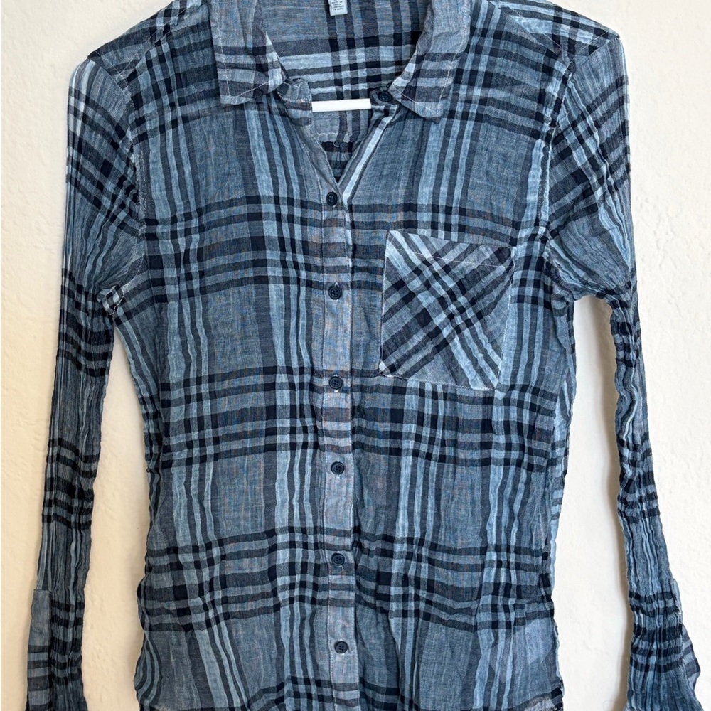 Lucky Brand Navy and Light Blue Plaid  button down shirt women’s size S
